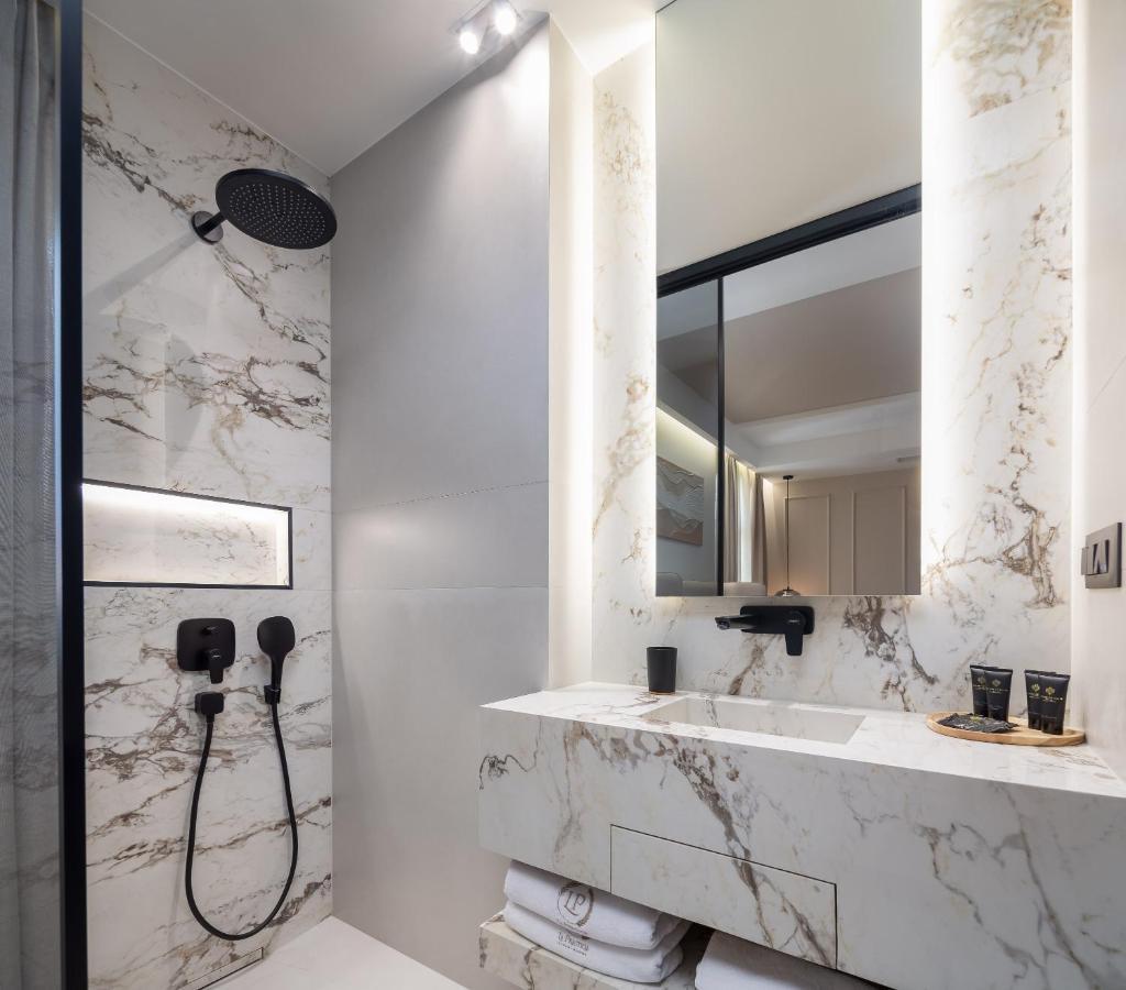 Luxury Rooms Le Prestige Few Minutes From Split'S Iconic Waterfront Exterior foto