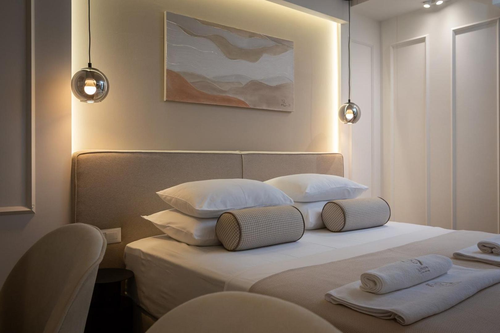 Luxury Rooms Le Prestige Few Minutes From Split'S Iconic Waterfront Exterior foto